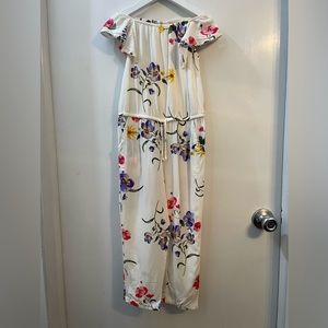 Spring Break Perfection! Floral jumper from Old Navy.